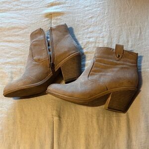 Chic Tan Ankle Boots for Women